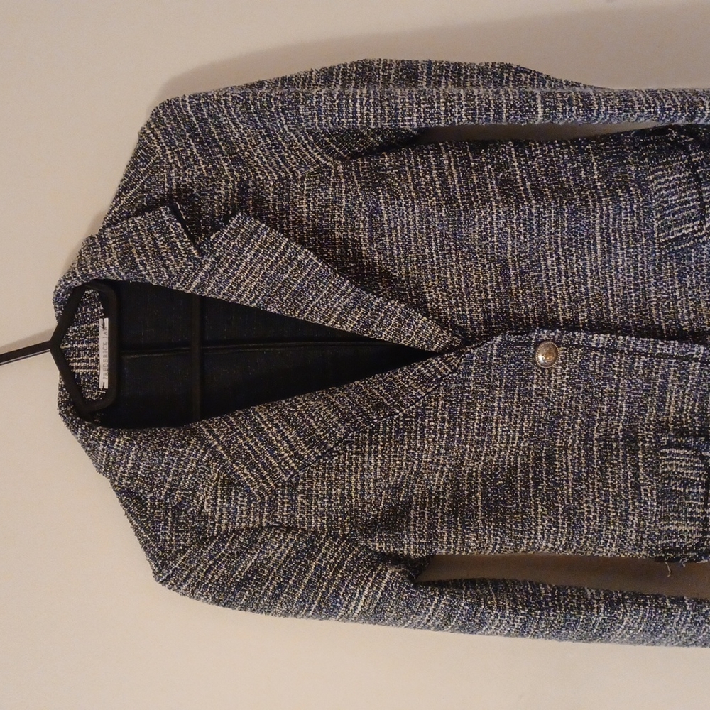 Brand new woman blazer. Made in Italy.